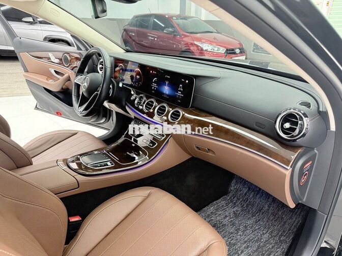 Mercedes-Benz E200 Exclusive 2021 Đen