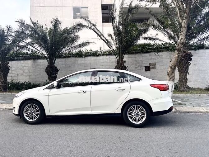 Ford Focus Titanium 2016 90.000 km Trắng