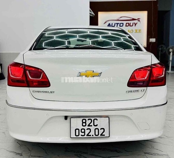 Chevrolet Cruze MT Trắng Số sàn