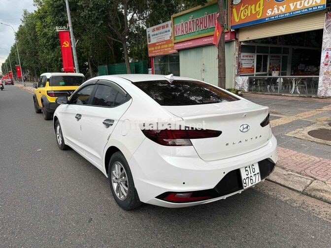 Hyundai Elantra 2019 Trắng