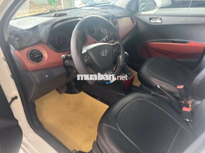 Hyundai Grand i10 2015 tự động