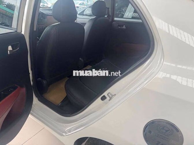 Hyundai Grand i10 2015 tự động