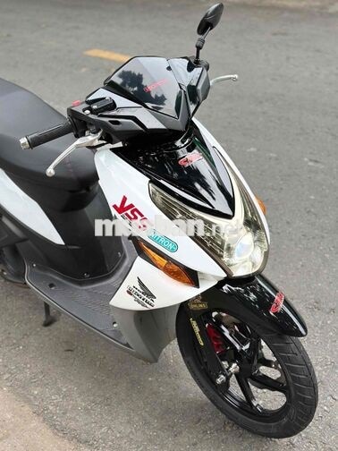 Honda Click 110 Trắng đen