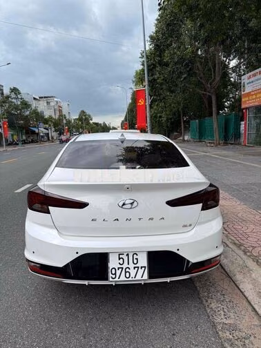 Hyundai Elantra 2019 Trắng