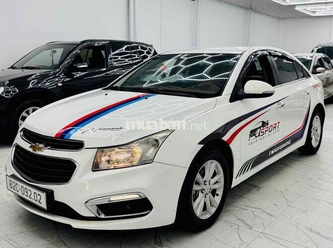 Chevrolet Cruze MT Trắng Số sàn