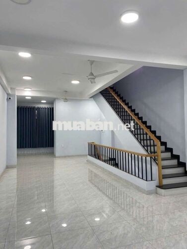 nhà thiết kế thông suông gần cụm trường học Tân Đông Hiệp