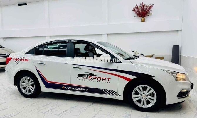 Chevrolet Cruze MT Trắng Số sàn