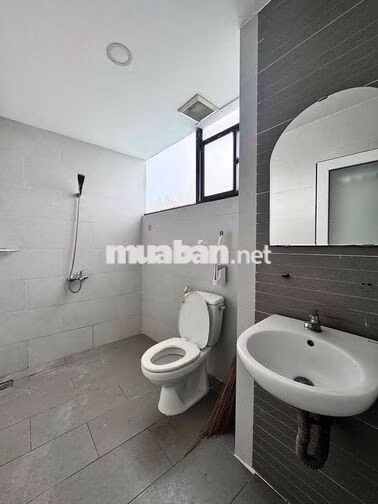 Thang Máy - Hầm Xe - Ngay ĐH Mở - ĐH Nhân Văn - Cầu Bông  - Full NT