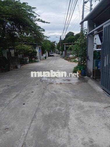 Lô góc đẹp 2 mặt kiệt thoáng mát ,sát chợ BÌNH KỲ ,sát trường học 