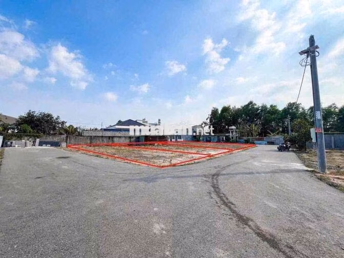 KẸT VỐN LÀM ĂN BÁN GẤP LÔ ĐẤT 6.5*12 GÓC 2 MẶT TIỀN FULL THỔ CƯ