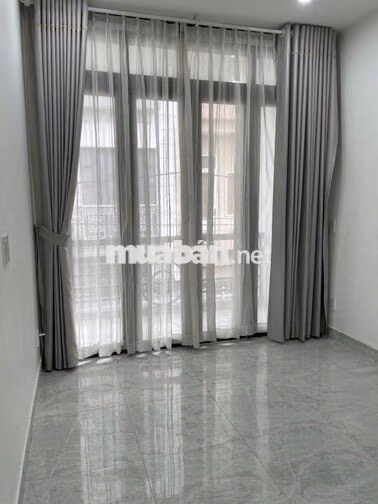 NHÀ MỚI HẺM XE TẢI TRẦN HƯNG ĐẠO QUẬN 1