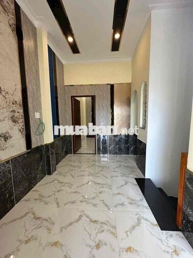 NHÀ MỚI XÂY ĐG Ô TÔ LONG PHƯỚC - DI CHUYỂN TRUNG TÂM GẦN