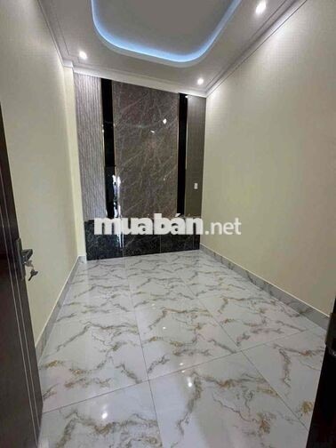 NHÀ MỚI XÂY ĐG Ô TÔ LONG PHƯỚC - DI CHUYỂN TRUNG TÂM GẦN