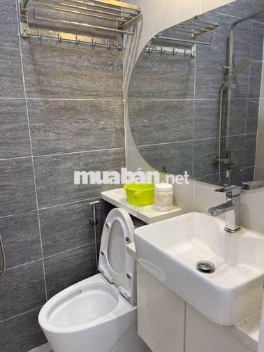 NHÀ MỚI HẺM XE TẢI TRẦN HƯNG ĐẠO QUẬN 1