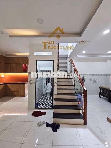 2Tầng Âu Dương Lân 3 Phòng Hẻm Thông Thoáng Nở Hậu Sổ riêng