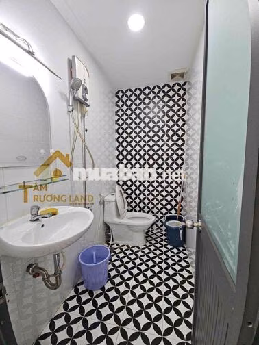 2Tầng Âu Dương Lân 3 Phòng Hẻm Thông Thoáng Nở Hậu Sổ riêng