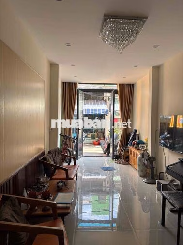 Chính chủ BN Hưng Phú, hẻm 5m, 2 tầng, 38/43m2, 2 PN, 2 WC nhà mới