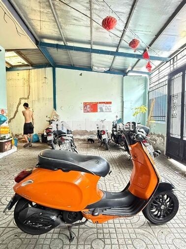 Piaggio Vespa Cam Nữ Kiên Giang