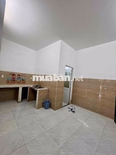 Cho Thuê Nhà Sân Đậu 2 Ôtô DT 5x22m 1Trệt 1Lầu 2Pn 2Wc Vườn Lài Q12