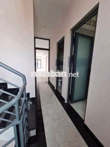 CHO THUÊ NHÀ 5X22(TRỆT+LỬNG+2LẦU+THANG MÁY+ FULL MÁY LẠNH SÀN SUỐT 