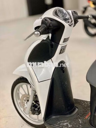Honda SH Mode 125 CBS 2025 màu trắng xe đẹp keng