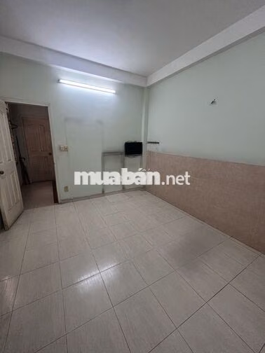 CHO THUÊ NHÀ MẶT TIỀN TRẦN BÌNH TRỌNG QUẬN 5 GẦN CAO ĐẲNG KINH TẾ