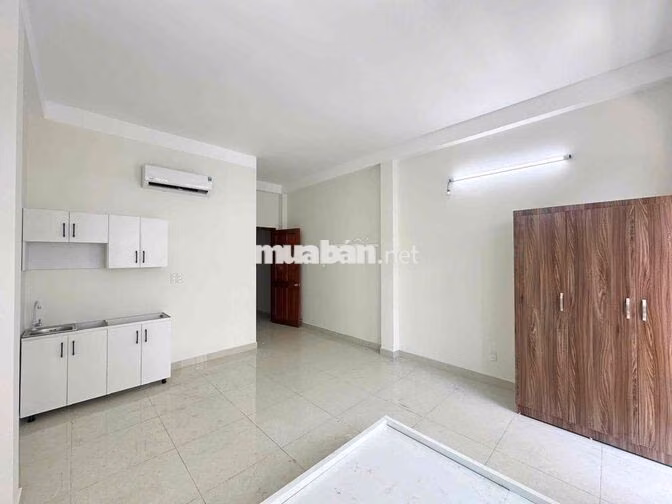 Cho Thuê Căn Hộ Ban Công Mới 100% Ngay CV Làng Hoa