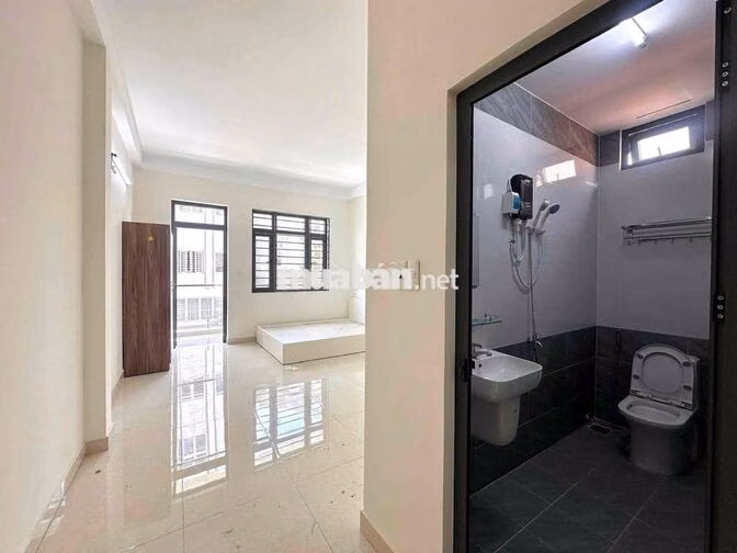 Cho Thuê Căn Hộ Ban Công Mới 100% Ngay CV Làng Hoa