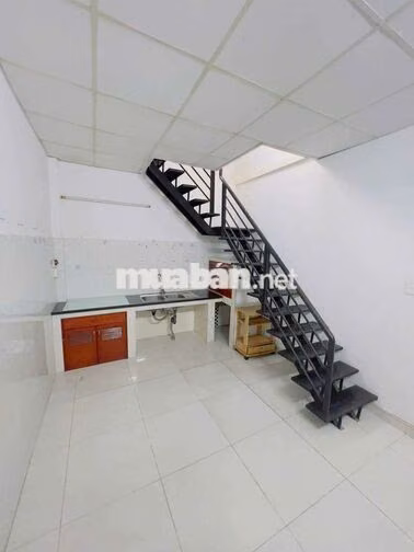 cho thuê nhà 4.5x18m đúc lửng hẻm 107 ng văn khối GV 2pn2wc giá 10tr