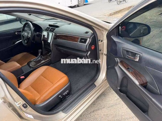 Toyota Camry 2.5Q 2018 Vàng cát