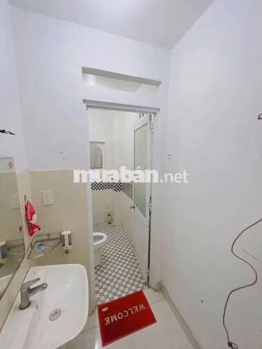 cho thuê nhà 4.5x18m đúc lửng hẻm 107 ng văn khối GV 2pn2wc giá 10tr
