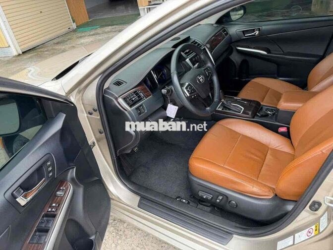 Toyota Camry 2.5Q 2018 Vàng cát
