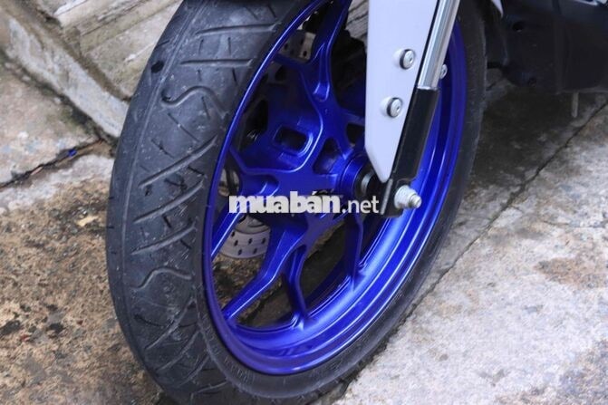 Yamaha MT-15 Xanh, trắng, đen