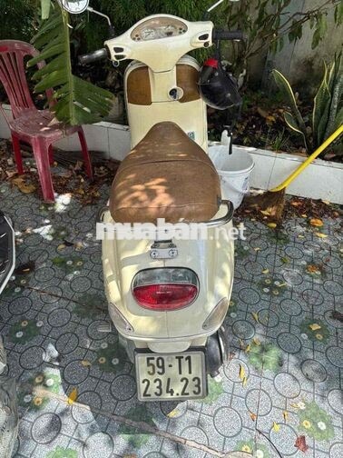 Piaggio Vespa Kem Xe tay ga