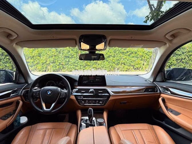 Cần ra đi nhanh BMW 530i 2019 Odo chỉ 6v9 chuẩn.0