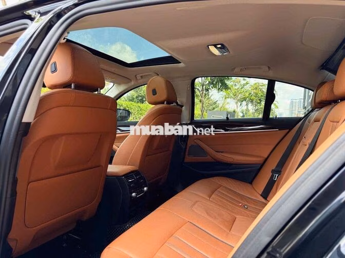 Cần ra đi nhanh BMW 530i 2019 Odo chỉ 6v9 chuẩn.0