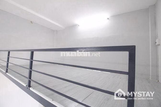 Phòng có gác cao 1m8 cửa sổ thoáng đường Thiên Hộ Dương, Phạm Văn Đồng