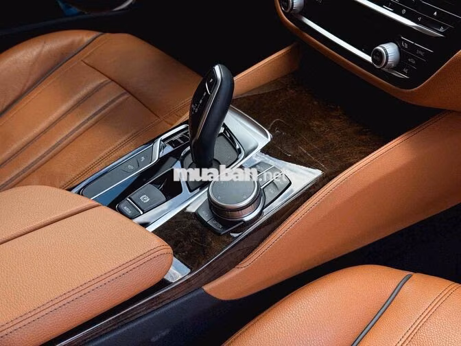 Cần ra đi nhanh BMW 530i 2019 Odo chỉ 6v9 chuẩn.0