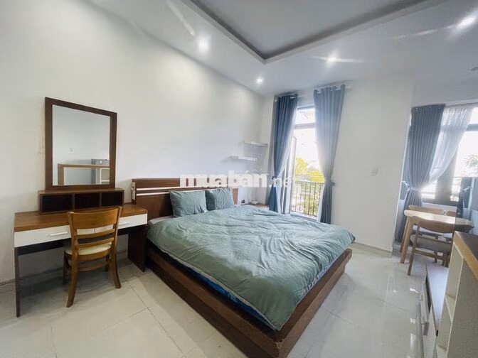 CHO THUÊ CĂN HỘ STUDIO FULL NỘI THẤT, BAN CÔNG, GẦN BIỂN MỸ AN 