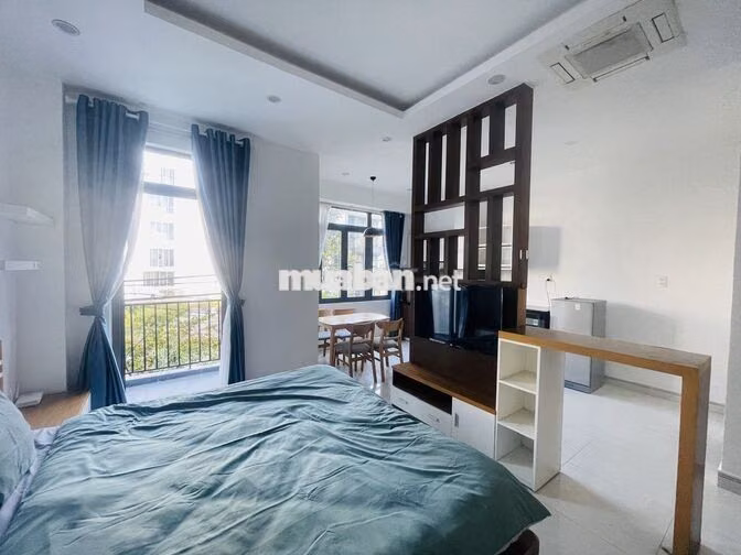 CHO THUÊ CĂN HỘ STUDIO FULL NỘI THẤT, BAN CÔNG, GẦN BIỂN MỸ AN 