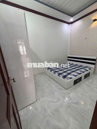 nhà mới sạch sẽ nội thất đầy đủ 