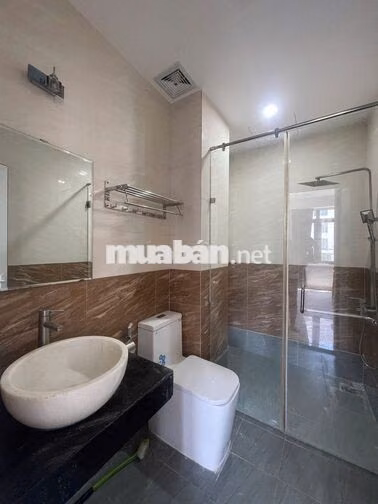 CHO THUÊ CĂN HỘ STUDIO FULL NỘI THẤT, BAN CÔNG, GẦN BIỂN MỸ AN 