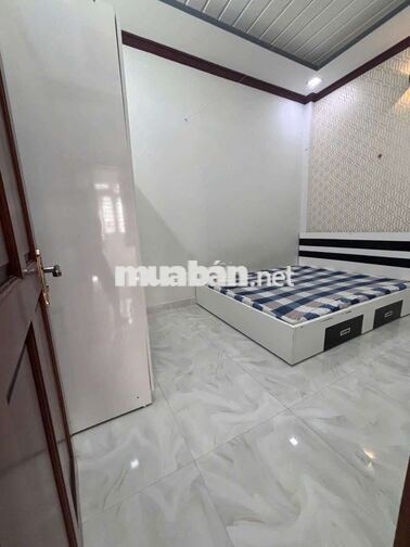 nhà mới sạch sẽ nội thất đầy đủ 