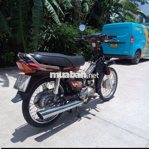 Honda Dream Đỏ đen