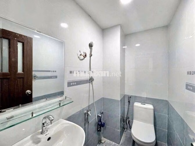 CHỈ CÒN 1P, Phan Văn Hớn, Tân Thới Nhất