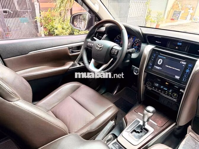 Toyota Fortuner 2.7 AT 2019 Tự động Đen