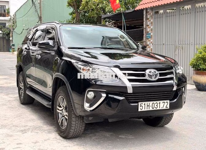 Toyota Fortuner 2.7 AT 2019 Tự động Đen