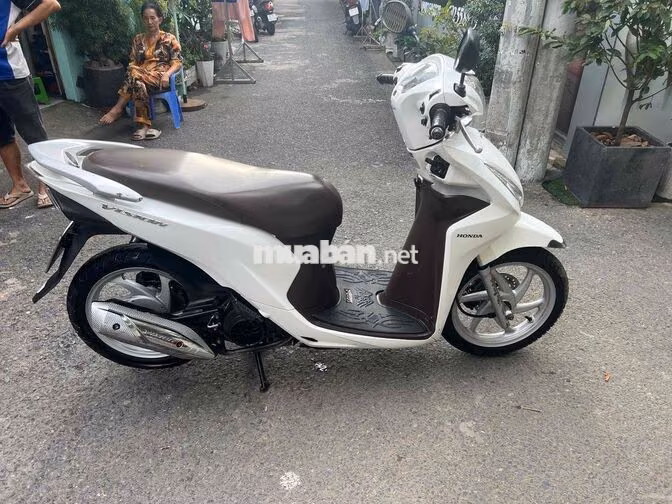 Honda Vision Trắng Xe tay ga bs65 ngây chủ