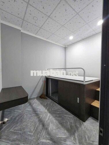 Cho thuê nhà liền kề cổng chung phường Phú Hoà