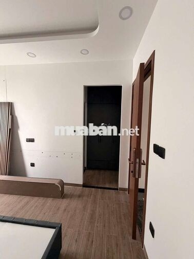 STUDIO BAN CÔNG ĐẦY ĐỦ NỘI THẤT MỚI XÂY CÁCH TDTU 10P SIÊU HOT